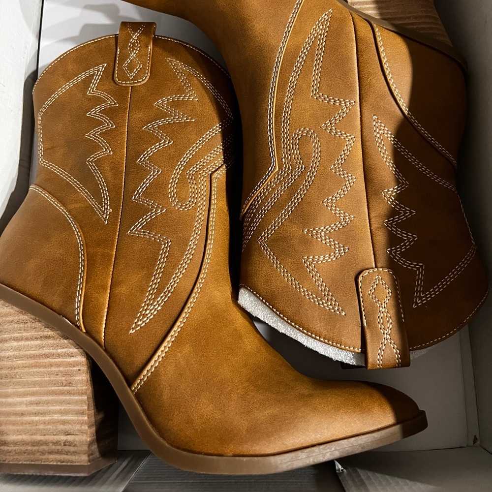 Cowboy boots brand new